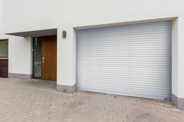 Làm thế nào để bảo vệ doanh nghiệp của bạn bằng cửa cuốn?