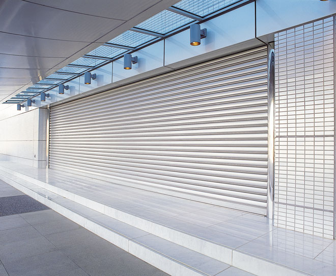 Làm thế nào để bảo vệ doanh nghiệp của bạn bằng cửa cuốn?