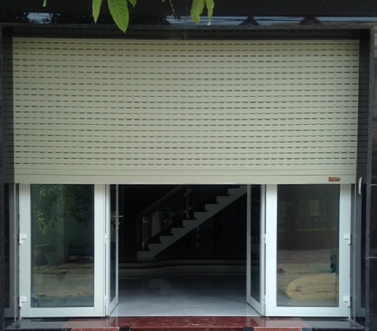 Làm thế nào để tăng giá trị ngôi nhà của bạn với cửa cuốn