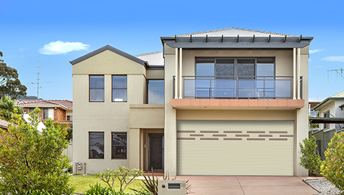 Lắp đặt cửa cuốn cho nhà phố mang lại vẻ đẹp sang trọng