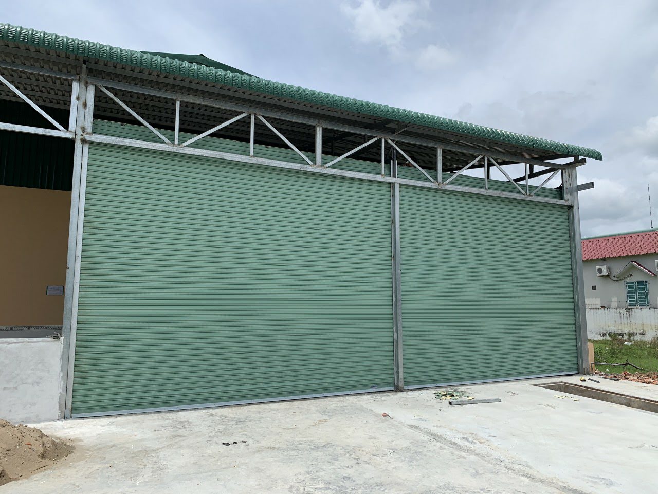 Một số thông tin về cửa cuốn Đài Loan và hướng dẫn vệ sinh định kỳ Một số thông tin về cửa cuốn Đài Loan và hướng dẫn vệ sinh định kỳ
