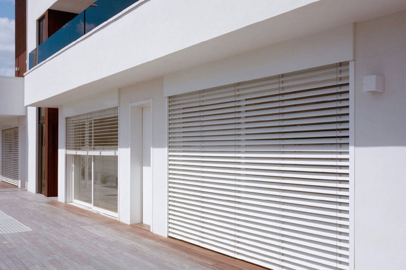 Những mẫu cửa cuốn đẹp dành cho nhà phố