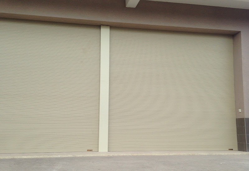 Tìm hiểu về cửa cuốn tấm liền