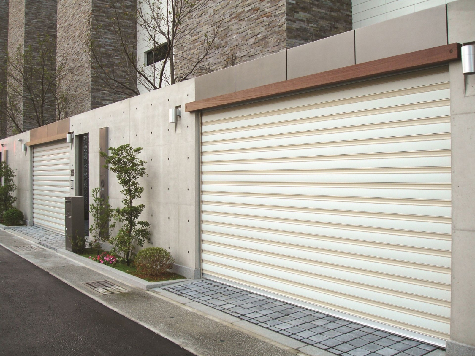 Trang trí ngôi nhà với cửa cuốn cao cấp