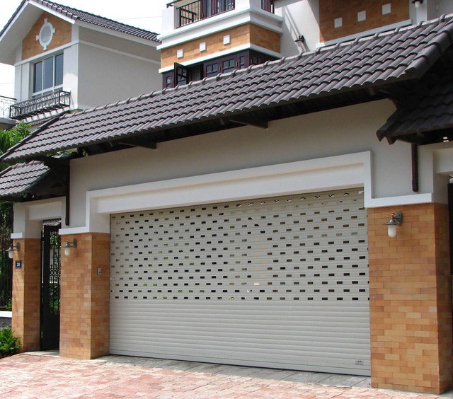  khóa ngang cửa cuốn- giải pháp chống trộm thông minh cho cửa cuốn 