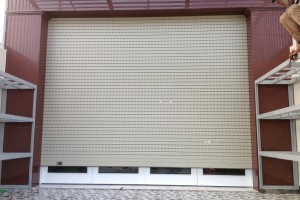Những lưu ý trong quá trình lắp đặt cửa cuốn